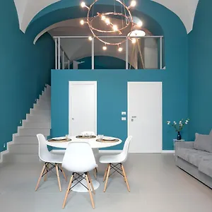 B&bari, Via Cairoli, Le Di Aurelia Couette-café